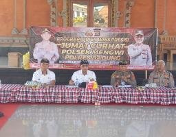 Kapolsek Mengwi Melaksanakan Jumat Curhat di Kantor Desa Adat Lukluk