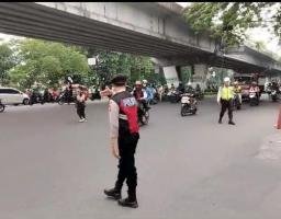 Polres Metro Jakarta Barat Siaga Atur Lalu Lintas saat Jam Sibuk Pagi, Beri Kelancaran Masyarakat Yang Akan Beraktivitas