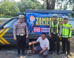 Mudik Lebaran, Polisi di Situbondo Siapkan Layanan Patroli Tambal Ban Gratis di Jalur Hutan Baluran