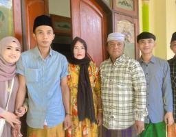 Yusni Salam Dan Istri Tercinta Mengucapkan Selamat Hari Raya Idul Fitri 1 Syawal 1445 Hijriyah