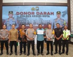 Peringati May Day, Polres Kediri Kota Gelar Donor Darah Bersama Serikat Pekerja