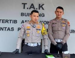 Polisi Berhasil Amankan Pengemudi yang Lari Usai Tabrak Rumah Warga di Tulungagung