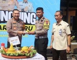 Tingkatkan Pelayanan Publik, Kapolres Pasuruan Resmikan Samsat Smart Thru