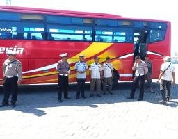 Satlantas Polres Tanjung Perak Lakukan Ramp check di Garasi PO Bus Jaya Utama