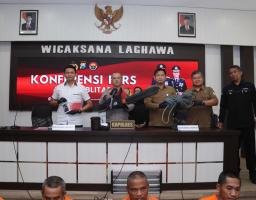 Polres Blitar Berhasil Amankan 4 Tersangka Sindikat Pembalakan Liar