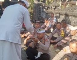 Kapolsek Mengwi Pimpin Persembahyangan Bersama Doakan Kegiatan WWF Berjalan Aman dan Lancar