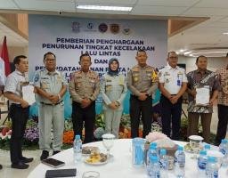 Tekan Laka Lantas Bus, Ditlantas Polda Jatim Lakukan Tanda Tangan Pakta Integritas dengan PO