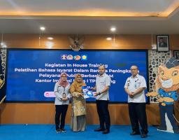 Kantor Imigrasi Kelas I TPI Malang Giatkan Pelatihan Bahasa Isyarat untuk Peningkatan Pelayanan Publik Berbasis HAM