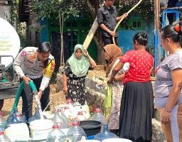 Kado Hari Bhayangkara ke – 78 Polres Jember Bangun Sumur Bor Bantu 125 KK Warga Atasi Dampak Kekeringan*