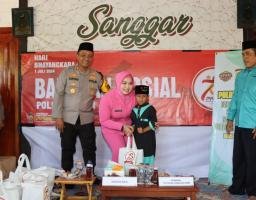 Kapolres Dan Ketua Bhayangkari Tuban Ny. Pury Sambangi Sanggar Disabilitas