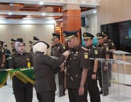 Kajati Jatim, Mia Amiati Sertijab Beberapa Kajari