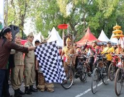 Kapolres Nganjuk, ajak masyarakat mempererat silaturahmi dengan Gowes Hari Bhayangkara ke 78.