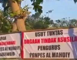 Dianggap Meresahkan Warga Pagerwojo Memasang Spanduk Perlawanan Terhadap Ponpes Al Mahdy