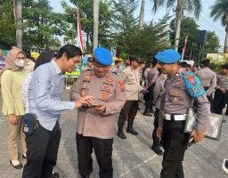 Polres Nganjuk Gencar Lakukan Razia Aplikasi Judi Online di HP Anggota