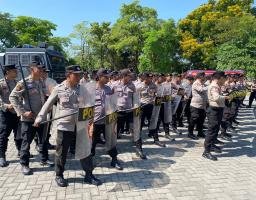 Polres Nganjuk Gelar Latihan Dalmas Gabungan Personel Polres Dan Polsek, Disiapkan Untuk Pilkada Serentak 2024