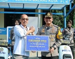 Dukung Kurangi Gas Buang, Kapolresta Malang Kota Lounching SPKLU, Hasil Kolaborasi dengan PT PLN