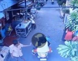 Heboh, Beredar Video Rekaman CCTV Pemukulan Terhadap Orang Keterbelakangan Mental Di Tembok Dukuh, Kecamatan Bubutan, Surabaya 