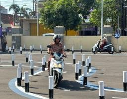 Pelajar SMA dapatkan Edukasi Pembuatan SIM