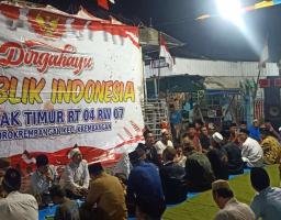 Warga Kalianak Timur RT .04 Sambut Malam Hari HUT RI ke 79, Serta Adakan Perayaan Pemotongan Tumpeng