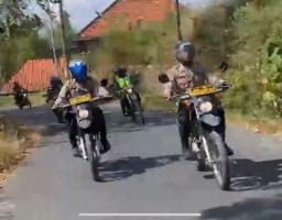 Ciptakan Kamtibmas Kondusif Jelang Pilkada 2024, Polres Sampang Gelar Patroli Skala Besar