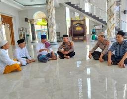 Polresta Banyuwangi Gelar Safari di Jumat Curhat Upaya Cooling System Jelang Pilkada 2024