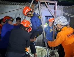 HENDAK KE KAMAR MANDI LANSIA TERPELESET JATUH KEDALAM SUMUR