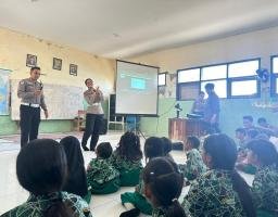 Ops Zebra Semeru 2024, Polresta Sidoarjo Beri Edukasi Pelajar dan Bansos untuk Warga Kepetingan