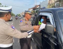 Operasi Zebra Semeru 2024 di Ponorogo, Pengendara Tertib Dapat Reward