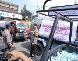 HKGB ke 72 Bhayangkari Polres Lamongan Dropping 107.000 Liter Bantuan Air Bersih