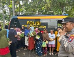 Mobil Sayur Kamtibmas Polresta Banyuwangi Jadi Sarana Cooling System Pilkada 2024 Sambil Berbagi