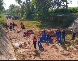 Kegiatan Bhakti Sosial di Sungai Ploso untuk Antisipasi Banjir