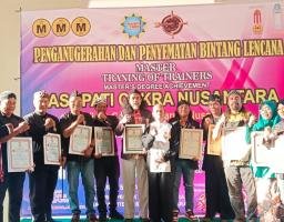 PENGANUGERAHAN GELAR MASTER KOMPETEN.