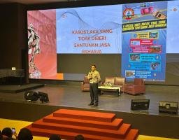 Dalam Minimalisir Angka Laka Lantas, Kanit Turjawali Polrestabes Surabaya, Laksanakan Kegiatan Police Goes To Campus