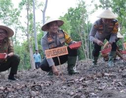 Polres Nganjuk Dorong Ketahanan Pangan Melalui Penanaman Jagung dan Budidaya Ikan di Lahan 12,2 Hektare