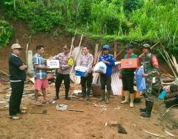 Polres Ponorogo Kirim Bantuan untuk Warga Terdampak Tanah Longsor