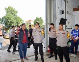 Polresta Banyuwangi Kawal dan Amankan Hasil Hitung Suara Pilgub yang Dikirim ke KPU Jatim