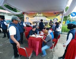 Ops Lilin Semeru 2024, Polda Jatim Gelar Tes Urine Pengemudi Bus di Terminal Purabaya