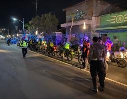 Polres Nganjuk Gelar Patroli Skala Besar Gabungan Antisipasi Gangguan Keamanan Malam Tahun Baru 2025