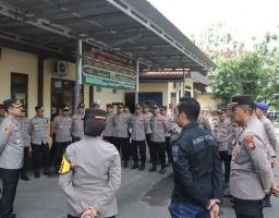 Dua Kapal Polisi Disiagakan di Tempat Wisata Pantai dan Perairan Sampang Saat Libur Tahun Baru 2025