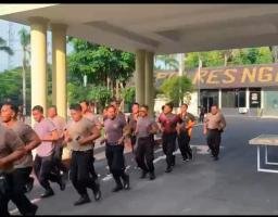 Kasat Samapta Pimpin latihan Fisik Anggota Dalmas Polres Nganjuk, Disiapkan Dalam Rangka Pam Libur Panjang