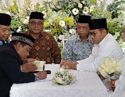 Pernikahan Bahagia Rizky Amelia dan H. Mas Aril Aroby di Surabaya