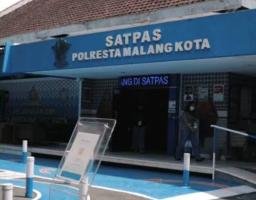 Oknum Satpas Malang Kota Diduga Terima Uang untuk Pengurusan SIM Kilat