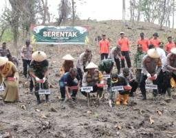 Polres Nganjuk Kembali Tanam Jagung di Lahan 2 Hektar Dukung Program Ketahanan Pangan Nasional