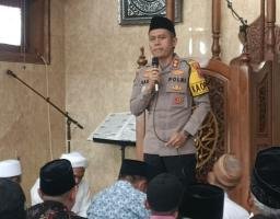 Kapolres Bondowoso Melakukan Safari Jumat di Masjid