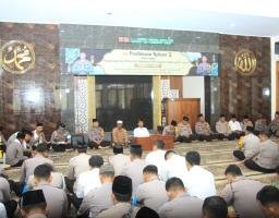 Polres Bondowoso memperingati Isra' Mi'raj sebagai penebal Rohani