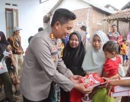 "Gerak Cepat Kapolres dan Bupati Probolinggo: Tinjau Lokasi Banjir, Salurkan Bantuan, dan Siapkan Solusi"