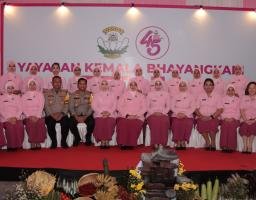 Dukung Gizi Anak, Ketua PYKB Daerah Jatim Berbagi di TK Kemala Bhayangkari Nganjuk