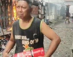 Surabaya: Satu Rumah Ludes, 10 Warga Kehilangan Tempat Tinggal