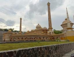 Masjid An-Nahdla Bojonegoro: Megah Namun Bermasalah, Warga Resah