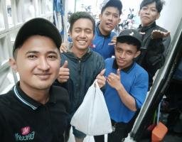 Bnews.click Berbagi Takjil, Wujud Kepedulian di Bulan Ramadan